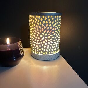 Scentsy Cream and Silver Mosaic Candle Holder